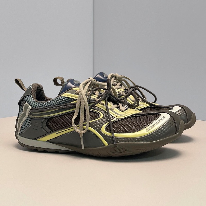 Outdoor Sport Brand Shoes - รองเท้ากีฬาและรองเท้าลำลองกันลื่น แบรนด์คลาสสิก คุณภาพเยี่ยม เหมาะสำหรับเดินกลางแจ้ง ปั่นจักรยาน และขับรถ